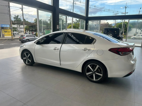 Kia CERATO PRO 1.6l Zenith At