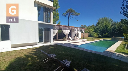 Imagen 3 de 14 de Casa En Punta Del Este (playa Brava) - Ref. 4568