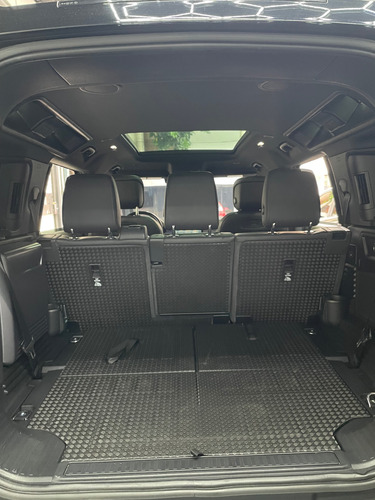 Land Rover Defender P400 2021