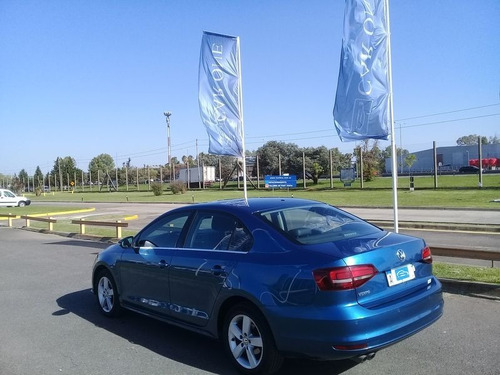 Volkswagen Vento 2.5 Luxury Tiptronic Mb