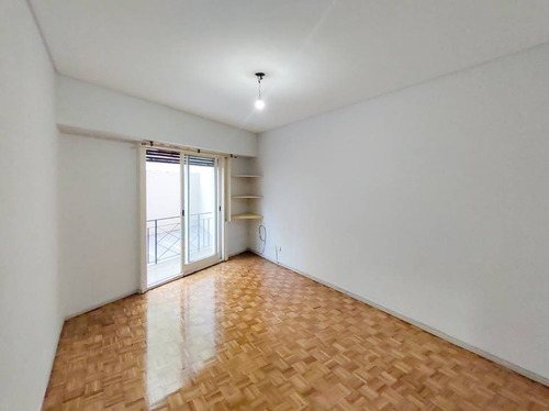 Imagen 2 de 20 de Departamento 2 Ambientes Con Balcón Y Patio, Apto Profesional, Con Baulera En Chacarita
