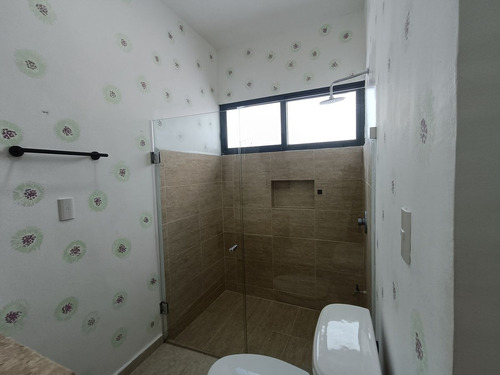 Venta De Casa De Un Piso En Baspul De 3 Recámaras, Semi Amueblada