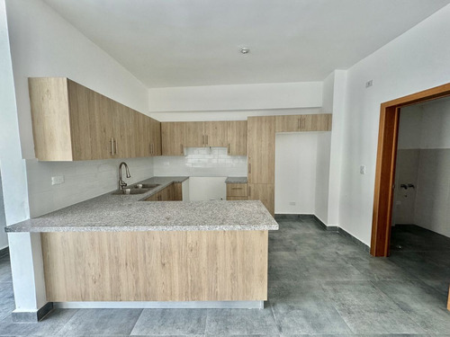 Apartamento Nuevo En Evaristo Morales