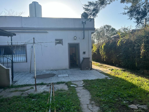 Venta Casa 3 Amb. Con Jardin, Villa Udaondo, Ituzaingo