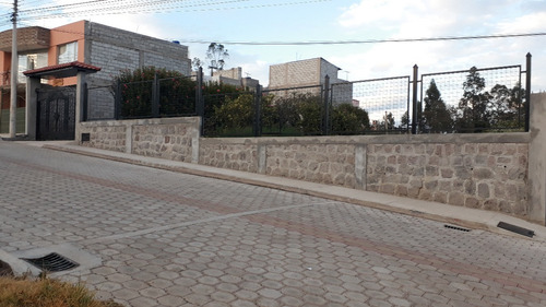 El Quinche Iguiñaro Vendo 1 Terreno De 232m2 Todos Los Servicos Basicos. Precio Negociable Al Contado O A Credito Con El 60% De Entrada Y El Saldo Sin Intereses