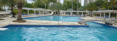 Imagen 4 de 10 de Club Playa Azul ( Tenemos Apartamento Dentro De Club, Para La Venta Llamar Para Info)