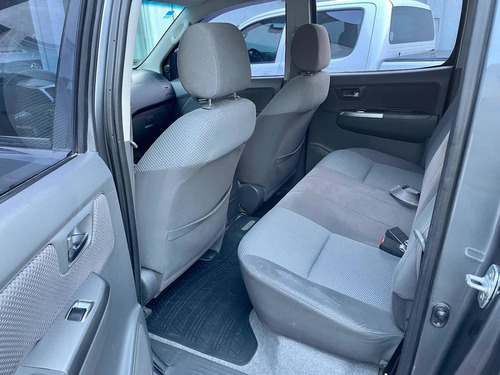 Imagen 11 de 12 de Toyota Hilux 2014 3.0 Cd Srv 171cv 4x2