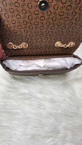 Bolsa Guess Sg917613 Nueva 100 % Original Con Etiqueta Marrón Claro Estampado Oro Marrón Claro