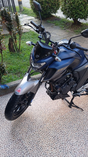 Motocicleta Fz250, 4 Tiempos, Color Azul Mate
