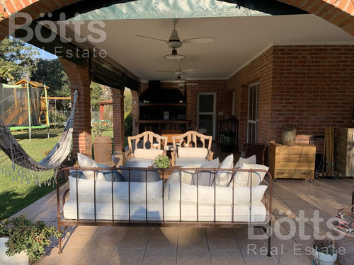 Venta Increíble Casa Con Piscina En Country Banco Provincia