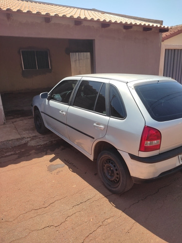 Imagem 8 de 11 de Volkswagen Gol 2001 1.0 16v Plus 5p