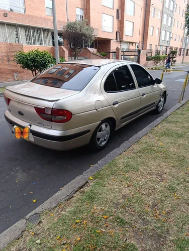 Vehículo En Muy Buenas Condiciones