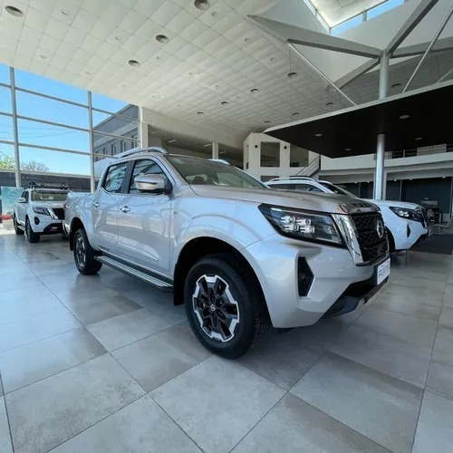 Imagen 1 de 25 de Nissan Frontier Platinum 4x2 At 2023