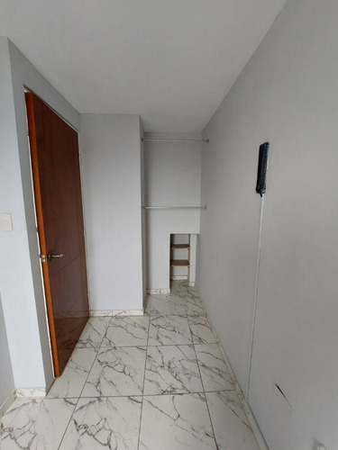Habitación Amoblada Con Baño Compartido Con Otra Habitación