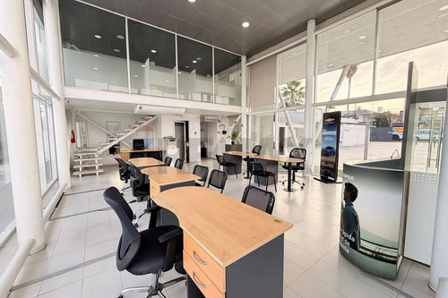 Exclusiva Propiedad Comercial En Venta
