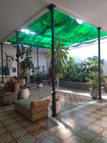 Excepcional Casa Alojamiento Con Jardín .6 Habitaciones