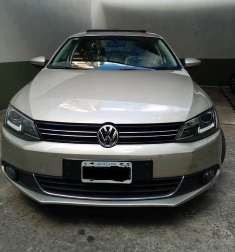 Imagen 8 de 10 de Volkswagen Vento 2.0 Sportline Tsi 211 Cv Bi-xenon Dsg 2014