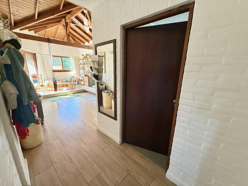 Impecable Casa Con Jardin, Parrilla Y Pileta En Venta - Vista Al Golf - Club Nautico Escobar
