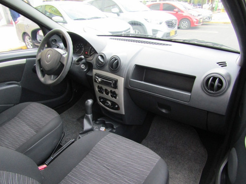 Renault Logan Expresion 1.6 Cc Mt