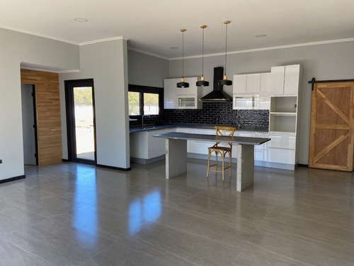 Moderna Casa Nueva En Algarrobo