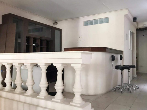 Venta Con Renta Reciclada Con Habilitación Para Centro De Estética Y Consultorio En Constitución