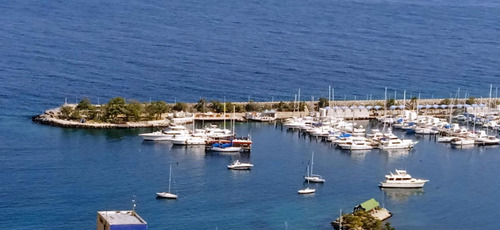 Imagen 16 de 26 de Alquiler Vacacional En La Guaira Naiguata Frente Al Club Puerto Azul Espectacular Para Vacacionar Roca Inmobliaria 04142702372