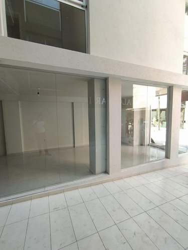 Vendo Local Comercial En Nueva Cordoba . Santiago Temple N 130 . 45m2 . Gran Vidriera