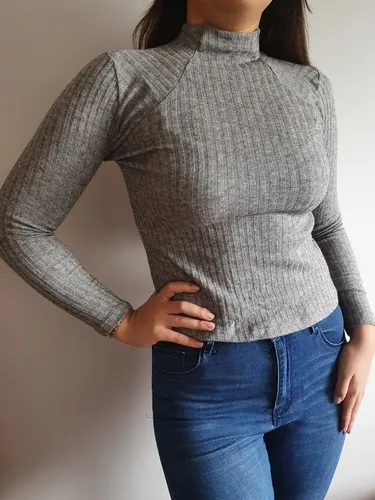Hermosa Remera Manga Larga Semi Polera Gris Ajustada Mujer 850