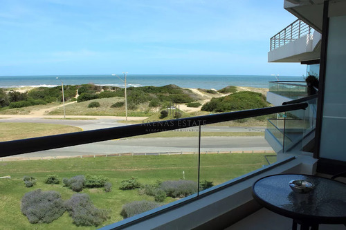 Penthouse Frente Al Mar En Venta En Blue Bird, 3 Dormitorios En Suite. Punta Del Este