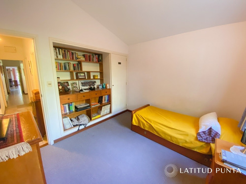 Residencia En Cantegril- Ref: 935