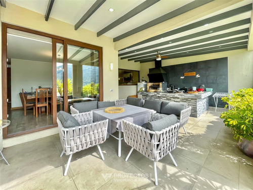 Casa En Venta De 4 Dorm. En Lo Barnechea (craighouse)