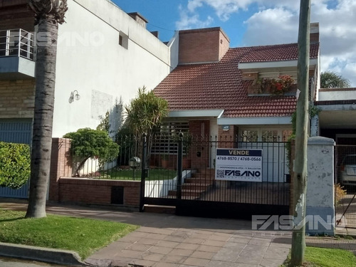 Casa En Venta En Villa Ballester