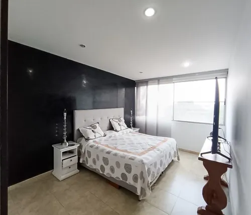 Se Alquila Hermoso Apartamento Duplex En Menga, Quinto Piso Con Ascensor