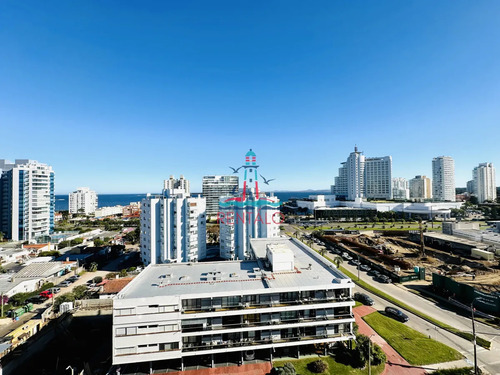 Apartamento De 3 Dormitorios En Punta Del Este, Zona Hotel Enjoy, Punta Del Este