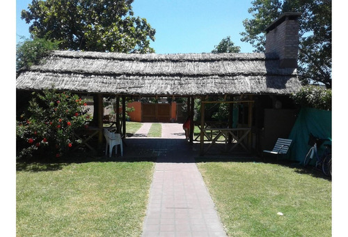 Imagen 9 de 14 de Excelente Casa!! Calle 34 E/ 49 Y 51, De 4 Dormitorios.