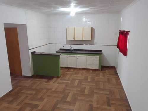 Casa De 1 Dormitorio Amplio, 2 Baños, Amplio Patio