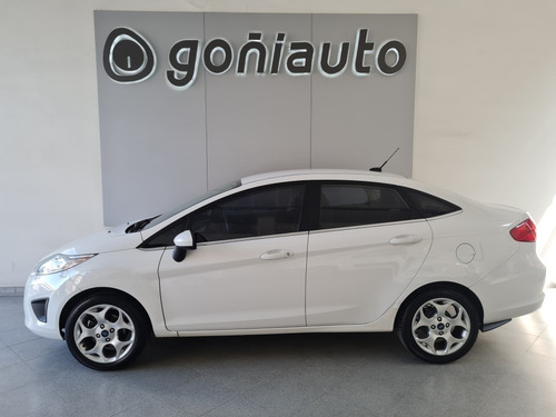 Imagen 3 de 15 de Ford Fiesta Kinetic Design 2011 1.6 Design Sedan 120cv Trend
