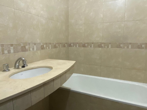 Imagen 8 de 12 de Depto En Venta Barrio Sur
