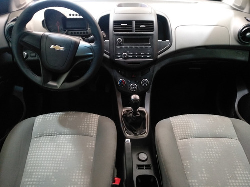 Imagen 7 de 10 de Chevrolet Sonic 1.6 Ls Mt 2016