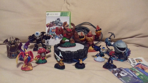 Skylanders Giants + Portal + 12 Muñecos Xbox 360