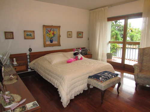 Imagen 25 de 30 de Se Vende Casa 800m2 4h/6b/4p Lomas Del Mirador 9214