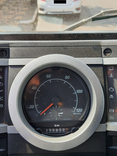 Imagem 4 de 9 de Ford Cargo 815e