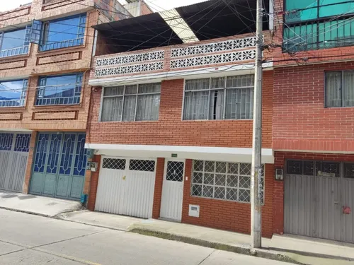 Casa Muy Amplia E Iluminada