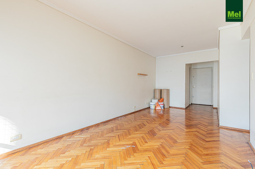 Excelente 3 Ambientes Con Dependencia Y Balcon Al Frente