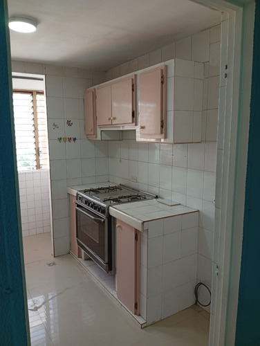 Gf Se Vende Apartamento En Res Teresa En Mañongo. Oportunida