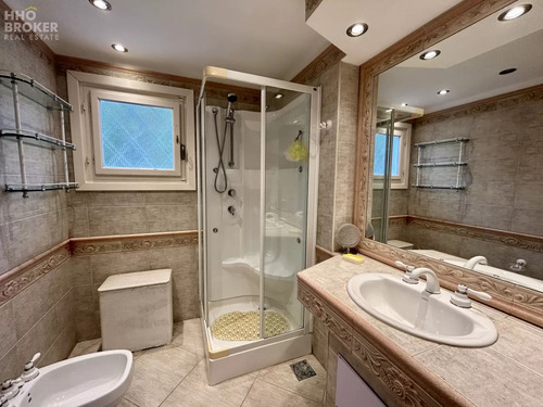 Importante Casa En Venta - Playa Mansa