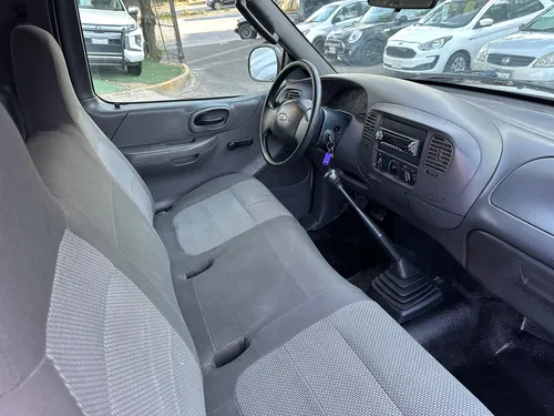 Ford F-150 4.2 Xl V6 Mt 2006