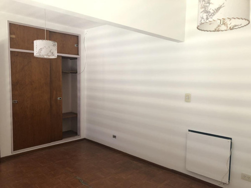 Imagen 26 de 30 de Chalet Clasico Con Local - Castelar Sur - Proximo A Estacion Castelar Y Moron - Venta
