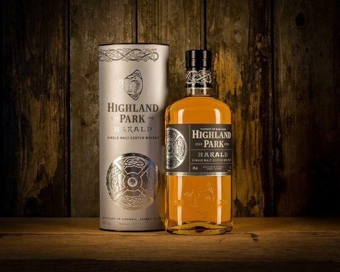 Imagen 3 de 10 de Whisky Highland Park Harald Single Malt 700ml En Estuche