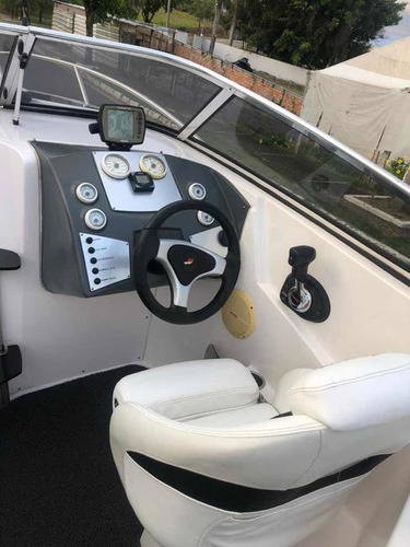 Lancha Ventura 215